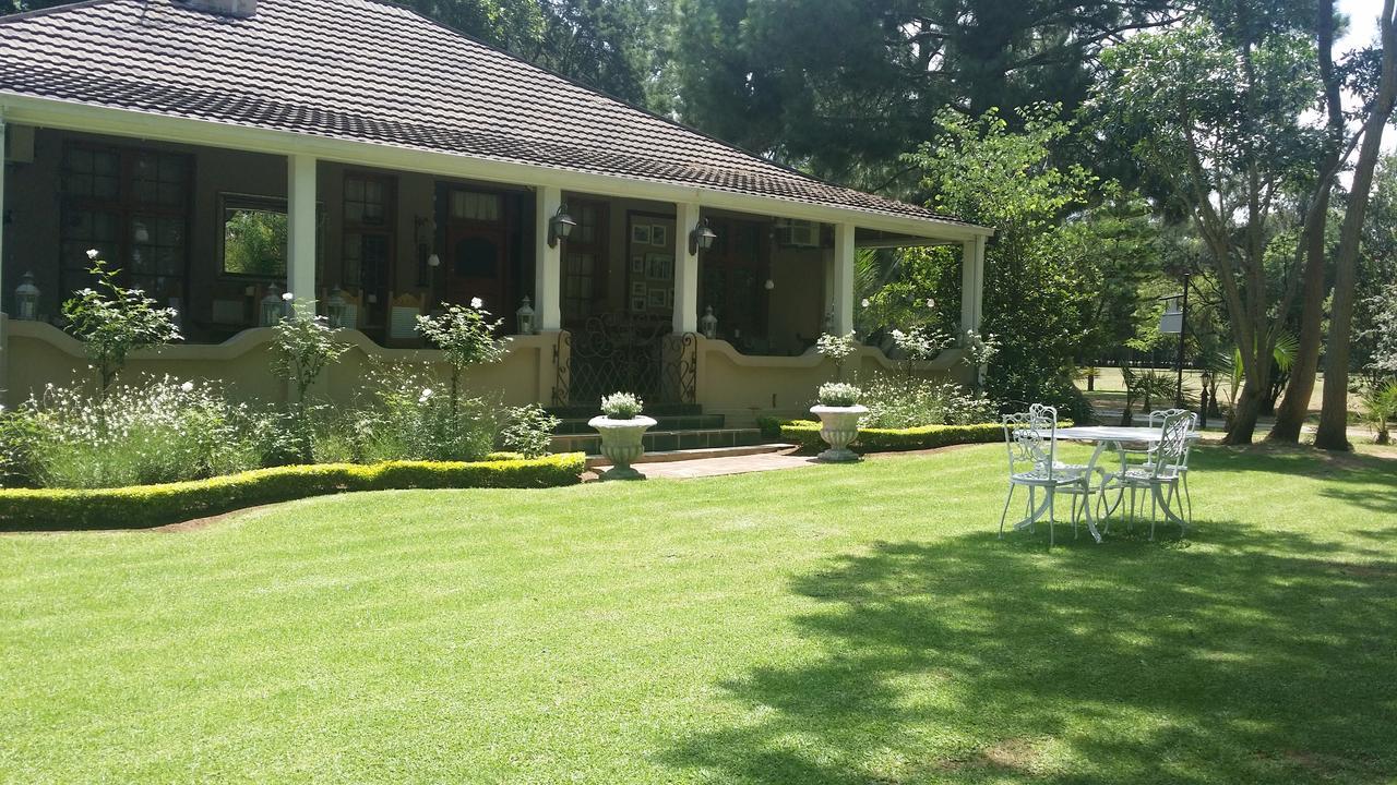 Farmhouse Lodge Newcastle Bagian luar foto