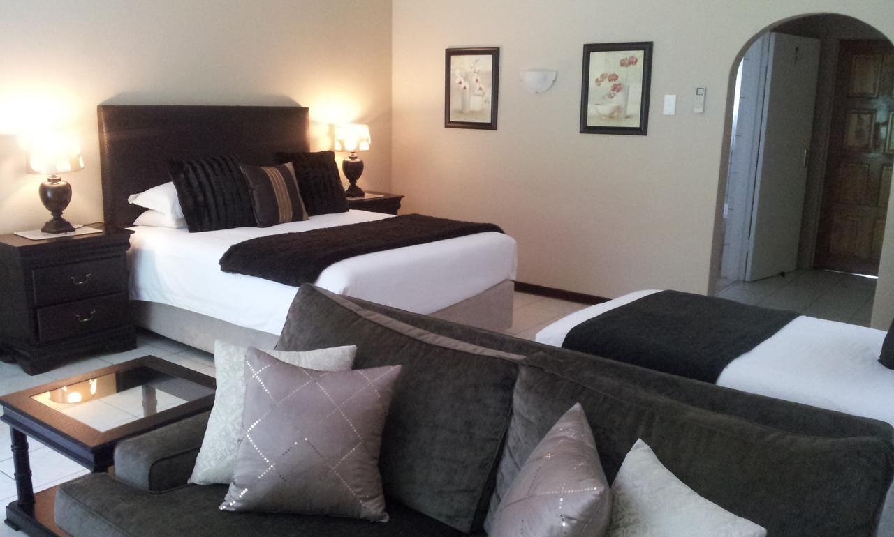 Farmhouse Lodge Newcastle Bagian luar foto