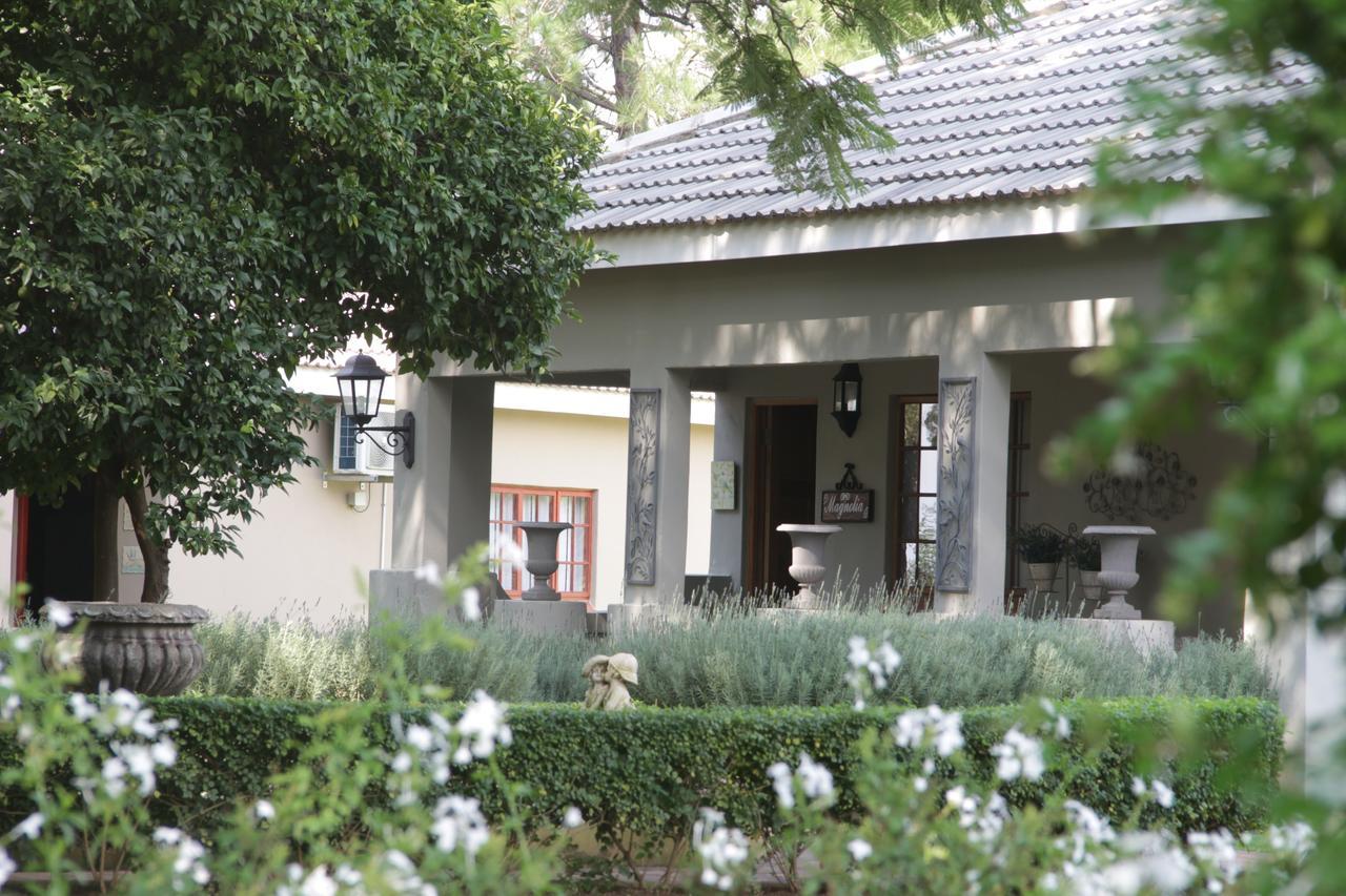 Farmhouse Lodge Newcastle Bagian luar foto